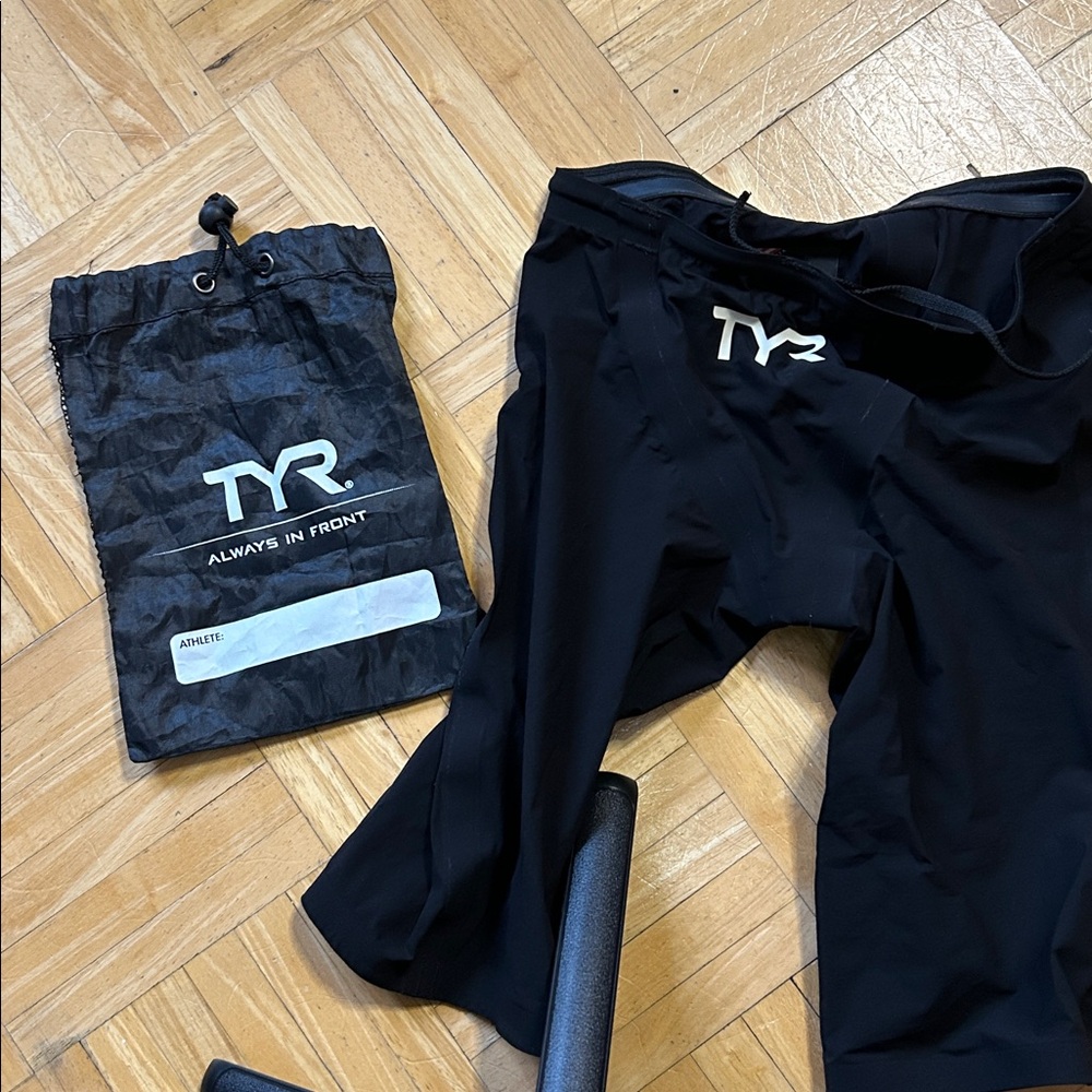 TYR Avictor High Waist Jammer: Features Hydrosphere Technology Black - Size 26 - Picture 9 of 10